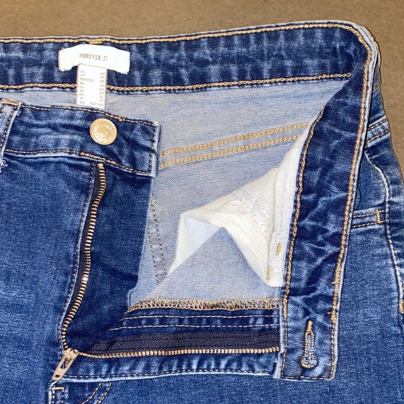 Forever 21 Size 29 Distressed Denim Jean Shorts - Picture 8 of 9